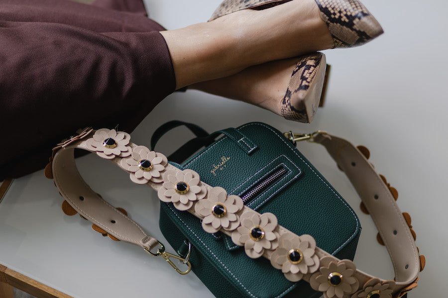 Nude blossom bag strap gold "short length"