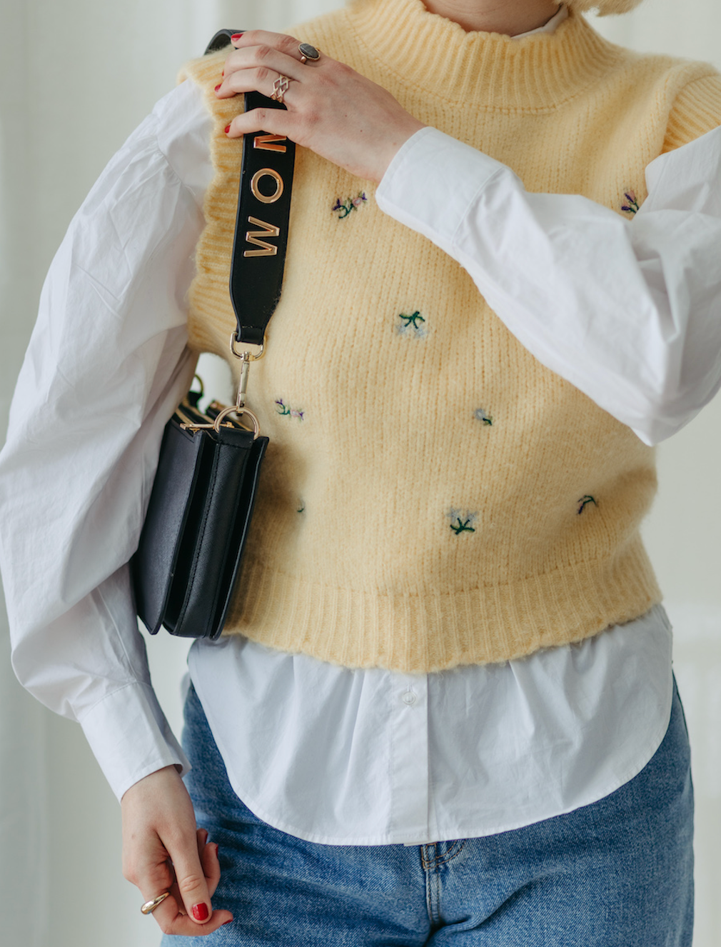 Woman Shoulder Strap Gold