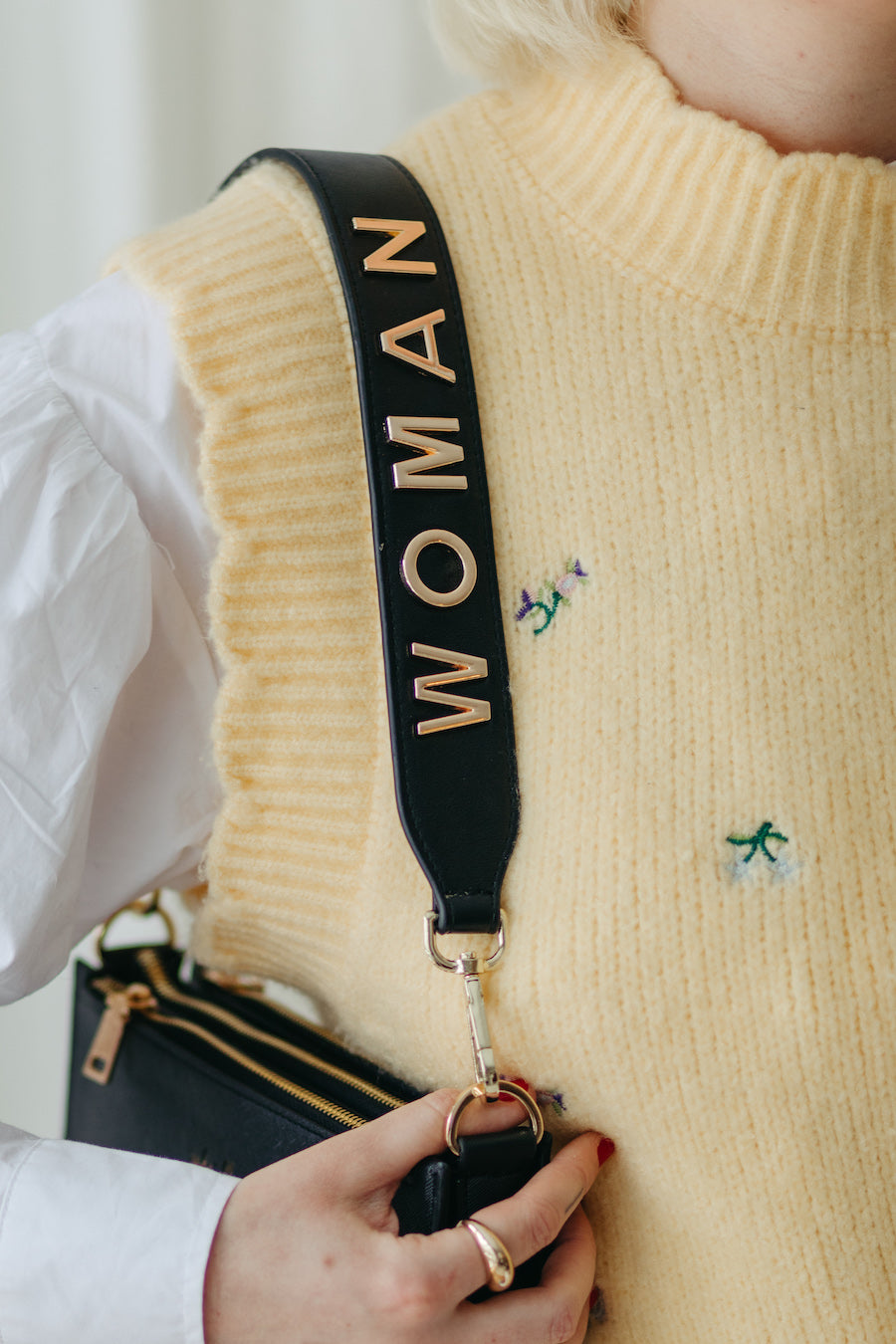 Woman Shoulder Strap Gold