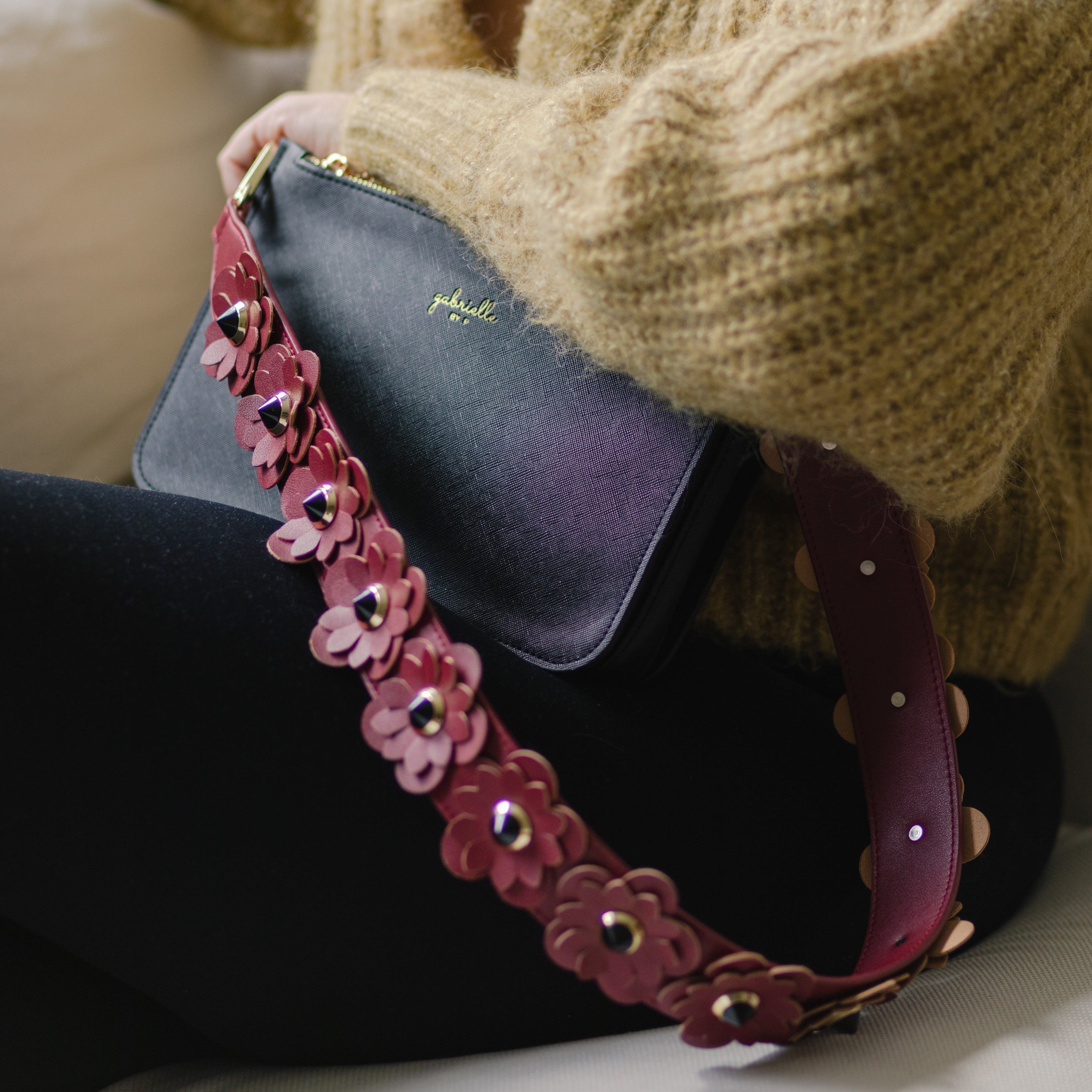Red blossom bag strap "regular length"