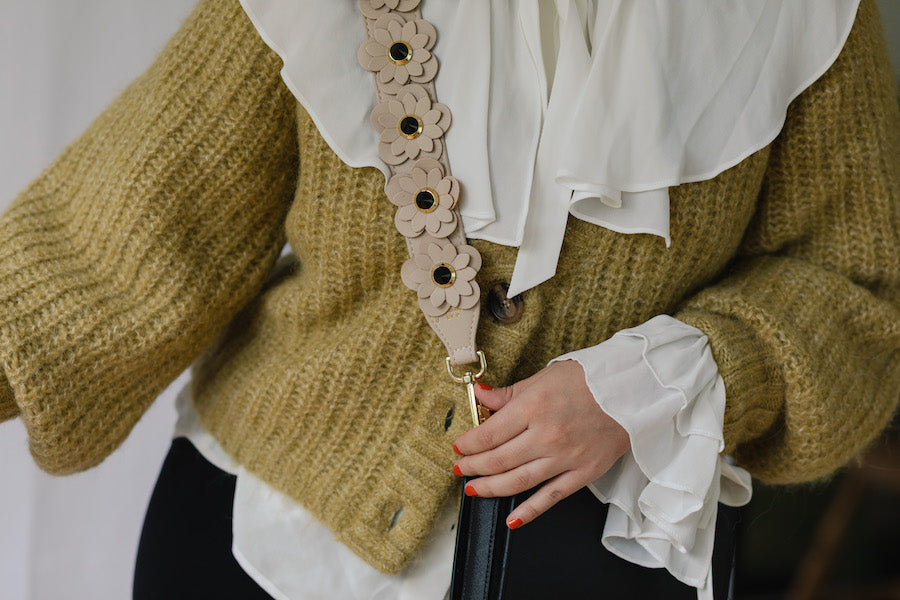 Nude blossom bag strap gold "short length"